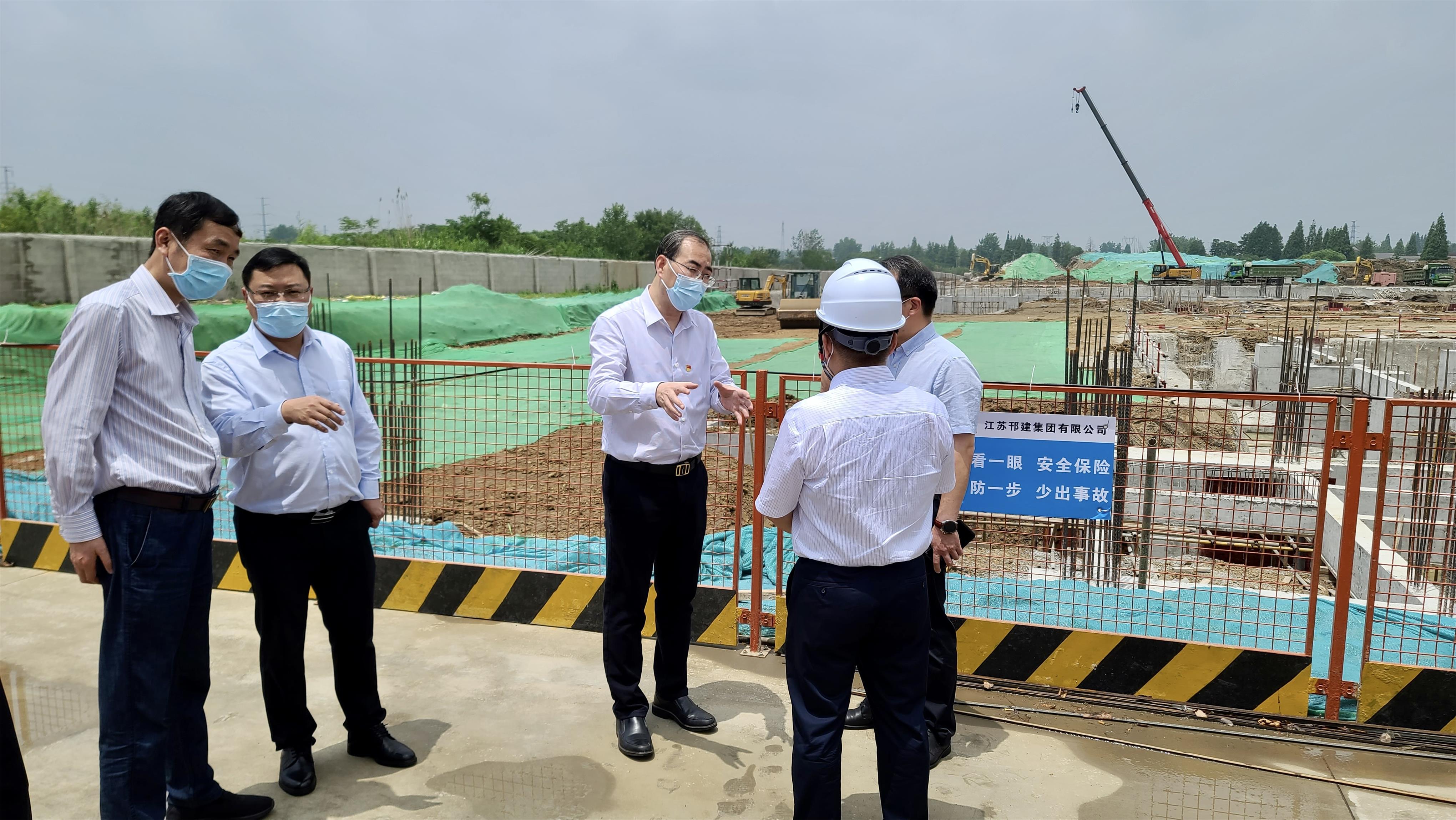 图1-5、赵庆红到集团工地走访调研.jpg