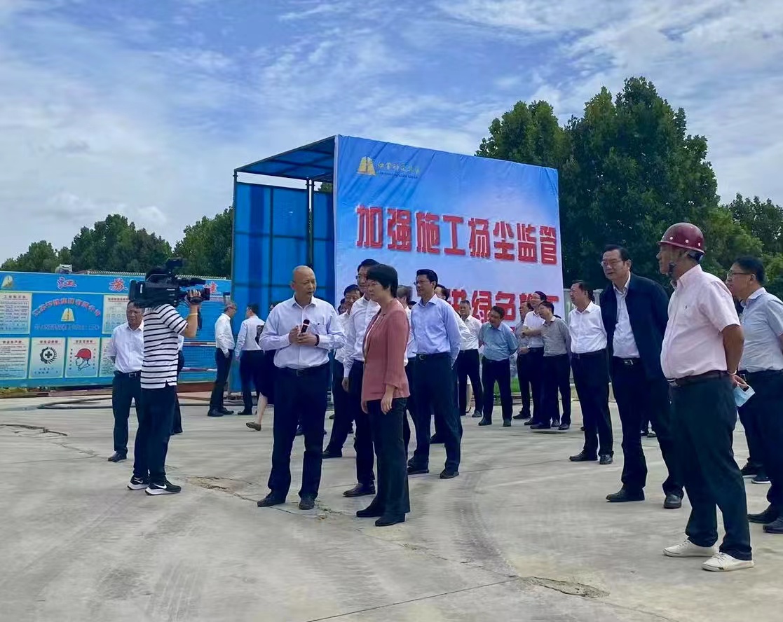 图1-5、市四套班子领导视察华建天恒高端传动装备项目.jpg