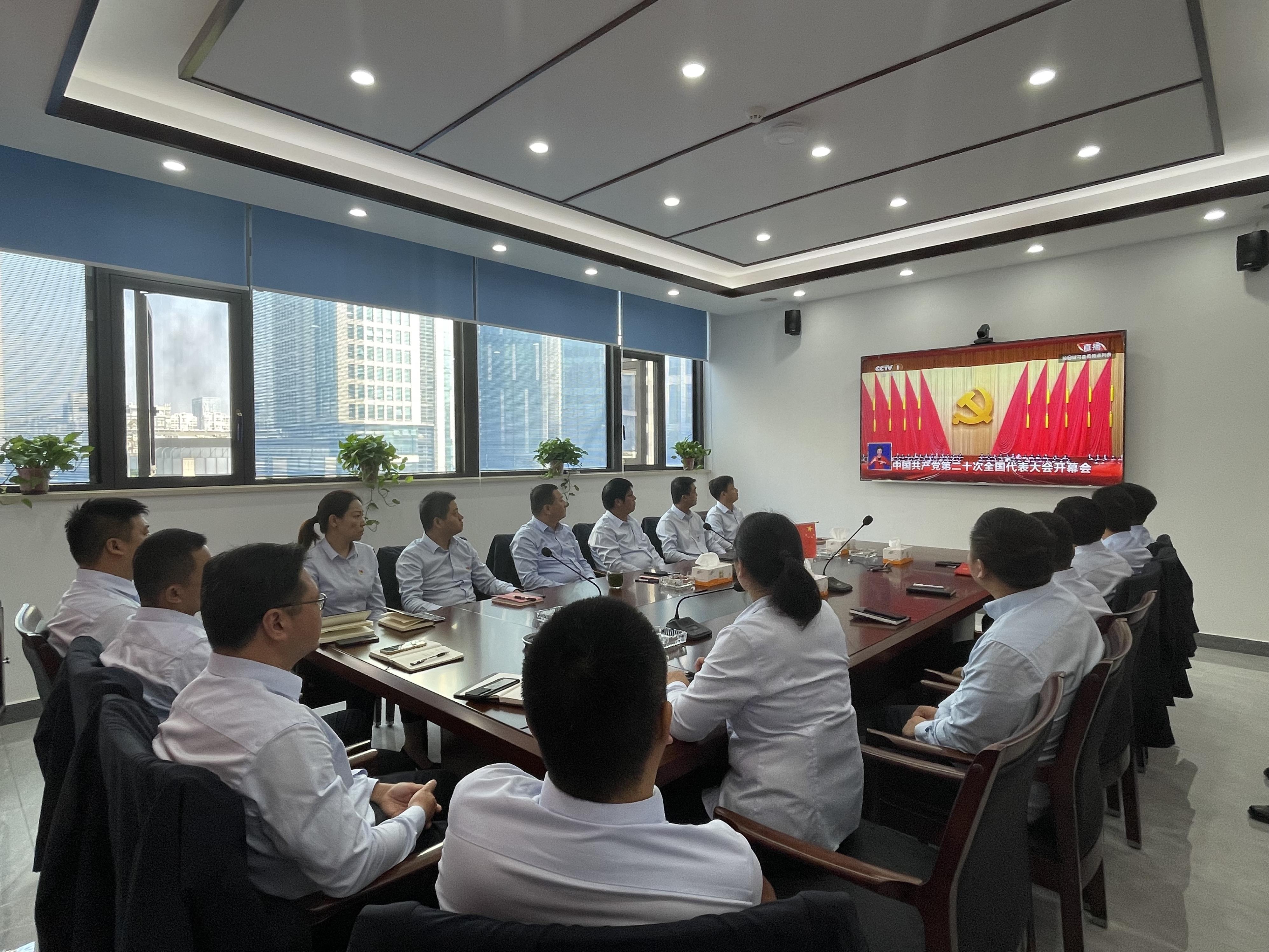 图1-3、第二分公司收看二十大开幕会.jpg
