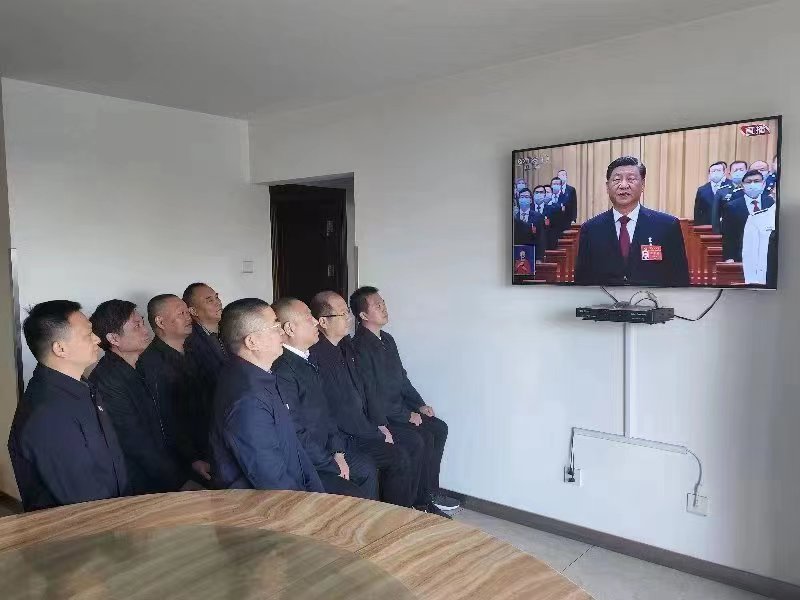 图1-5、北京分公司收看二十大开幕会.jpg
