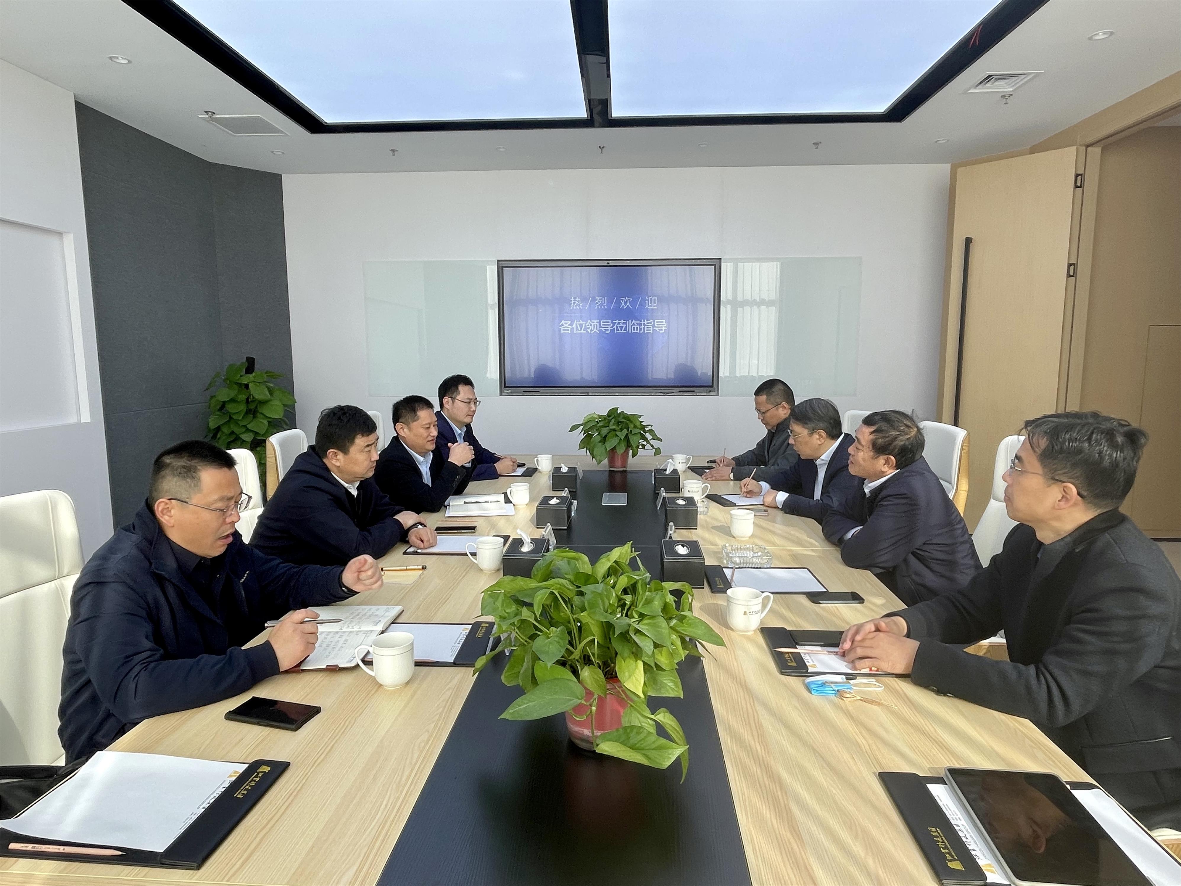 图1-1-1、宿迁经开区王峰主任一行调研集团公司.jpg