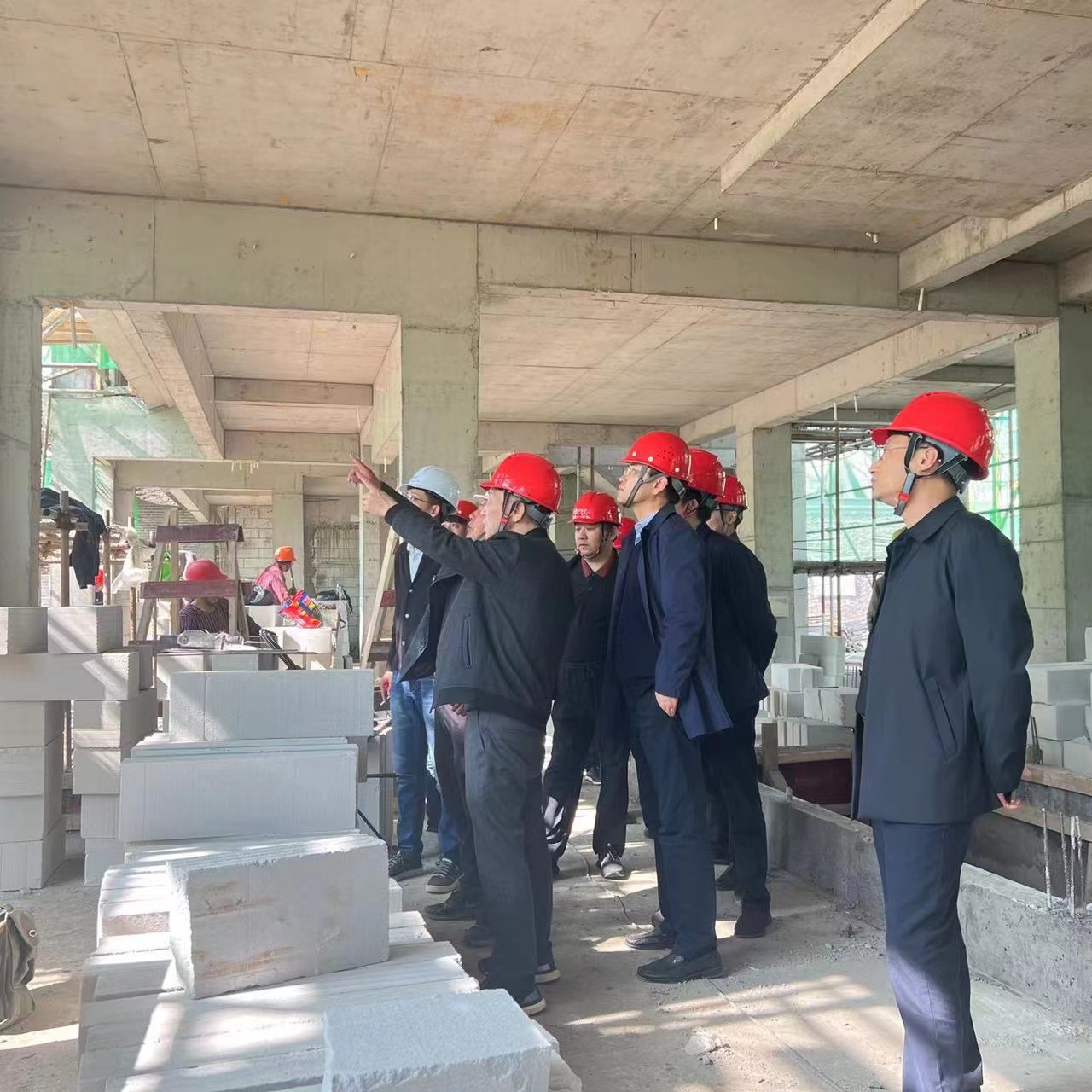 图1-4、徐永海总工程师带队检查泰兴凤语桃源项目.jpg