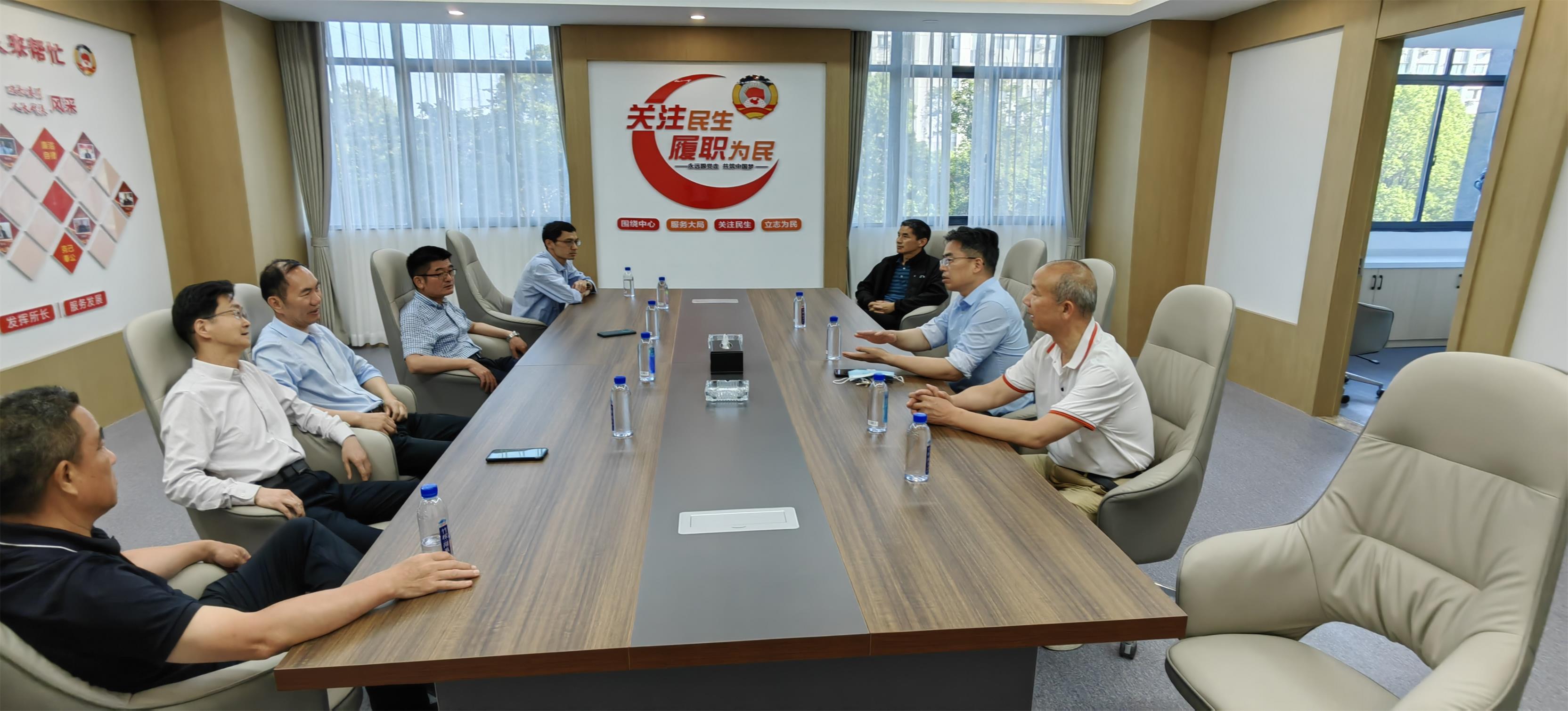 图1-9、人大政协来集团指导文化建设.jpg